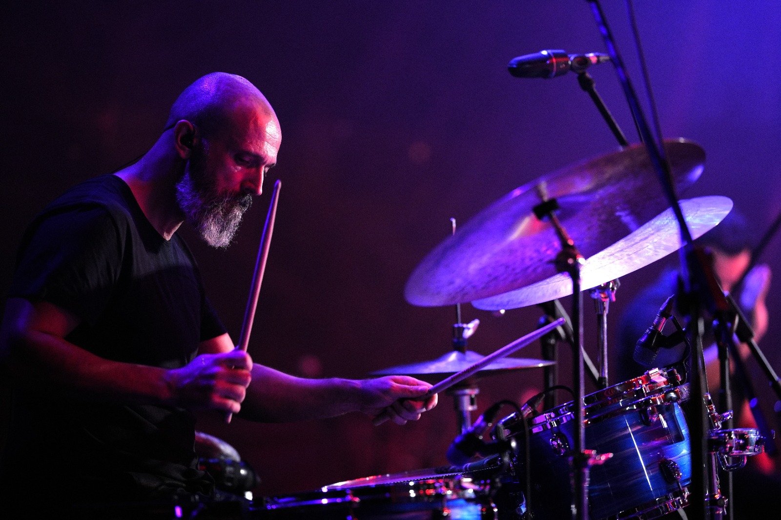 Jose Salas tocando batería